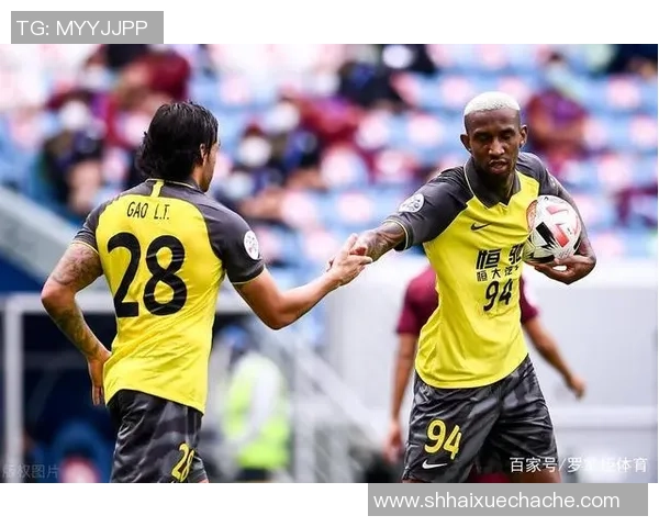 广州恒大与深圳海报对决精彩纷呈引发球迷热议与期待