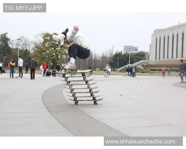 成都滑板队荣获全国滑板比赛经验排行榜第二名的辉煌成就 成都滑板队荣获全国滑板比赛经验排行榜第二名的辉煌成就